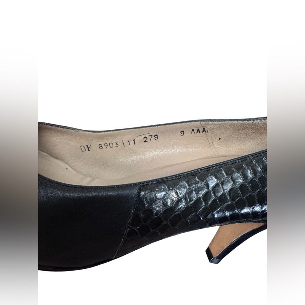 Salvatore Ferragamo .Black Leather Women's Shoes - Picture 4 of 8